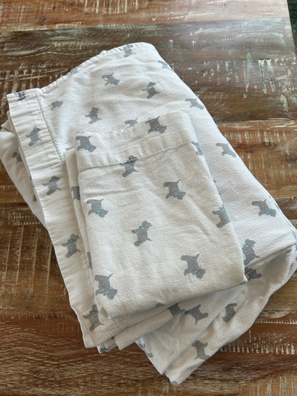White and Gray Scottie Dog Twin Sheets